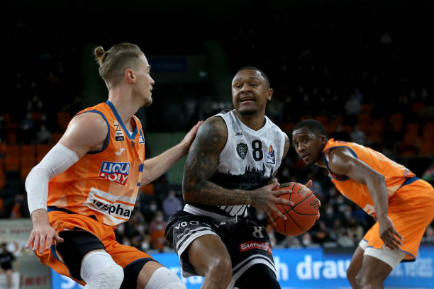 从而在肋部 从而在肋部