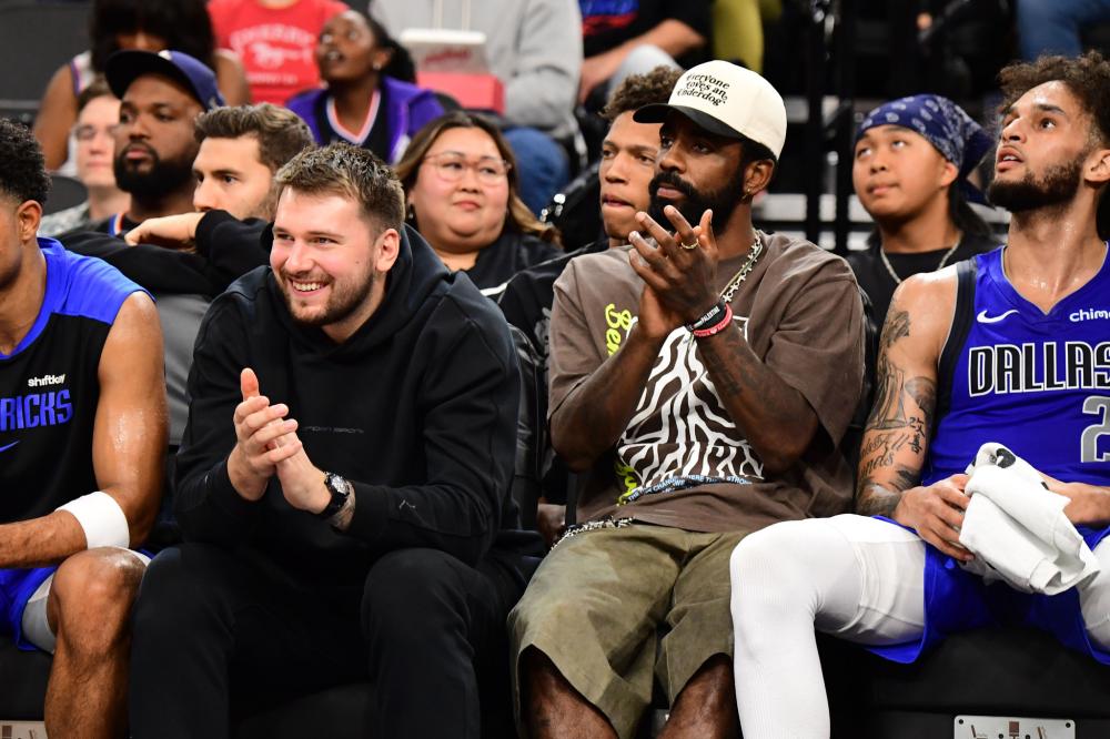 阵容背后的 阵容背后的